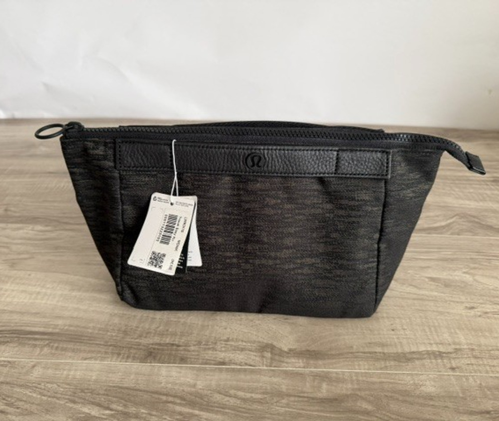 NWT Lululemon Travel Easy Make-up Utility Bag